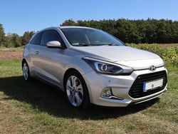Silber Gebraucht 2017 Hyundai i20 Kleinwagen | 12.000 € (Etwas zu teuer)