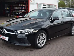 Schwarz Gebraucht 2023 Mercedes CLA200 Shooting Brake Business Kombi | 23.590 € (Superpreis)