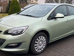 Grün Gebraucht 2013 Opel Astra Edition Limousine | 5.800 € (Guter Preis)