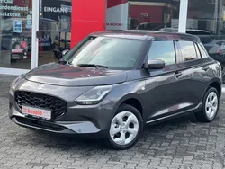 Grau Neu 2024 Suzuki Swift Comfort Limousine | 20.790 €