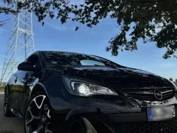 Schwarz Gebraucht 2017 Opel Astra GTC OPC Limousine | 19.000 €