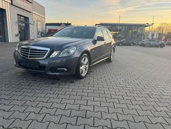 Grau Gebraucht 2010 Mercedes E250 Kombi | 5.350 € (Guter Preis)