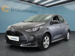 Grau Gebraucht 2022 Toyota Yaris Hybrid Kleinwagen | 19.899 € (Fairer Preis)