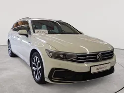 Pure white Gebraucht 2021 VW Passat GTE Kombi | 20.990 € (Guter Preis)