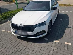 Weiß Gebraucht 2021 Skoda Octavia Kombi | 17.900 € (Guter Preis)