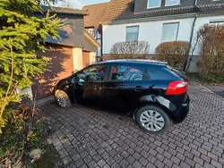 Schwarz Gebraucht 2012 Kia Rio Edition 7 Kleinwagen | 6.800 € (Fairer Preis)