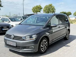 Grau Gebraucht 2018 VW Touran Join Van / Kleinbus | 12.950 € (Guter Preis)