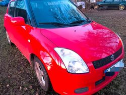 Rot Gebraucht 2005 Suzuki Swift Kleinwagen | 2.200 €
