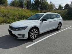 Weiß Gebraucht 2017 VW Passat GTE Kombi | 14.350 € (Fairer Preis)