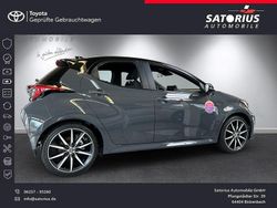 Grau Neu 2025 Toyota Yaris Hybrid Sport Limousine | 37.280 €
