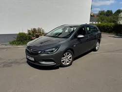 Grün Gebraucht 2017 Opel Astra Edition Kombi | 6.000 € (Etwas zu teuer)