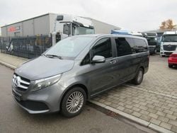 Grau Gebraucht 2020 Mercedes V220 Van / Kleinbus | 34.999 € (Guter Preis)