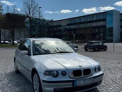 Silber Gebraucht 2001 BMW 316 Compact Kleinwagen | 2.400 €