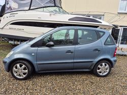 Blau Gebraucht 2002 Mercedes A140 Kleinwagen | 1.900 €