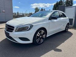 Weiß Gebraucht 2014 Mercedes A180 Urban Limousine | 11.999 € (Etwas zu teuer)