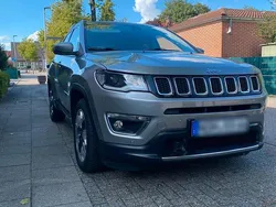 Grau Gebraucht 2017 Jeep Compass SUV | 14.850 € (Fairer Preis)
