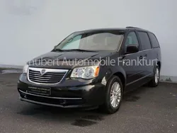 Schwarz Gebraucht 2014 Lancia Voyager Silver Van / Kleinbus | 10.490 € (Fairer Preis)