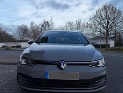 Grau Gebraucht 2022 VW Golf Life Limousine | 21.750 € (Fairer Preis)