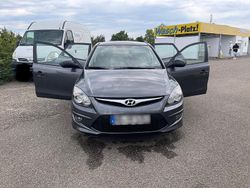 Grau Gebraucht 2010 Hyundai i30 Edition+ Limousine | 3.450 € (Etwas zu teuer)