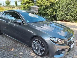Grau Gebraucht 2016 Mercedes E200 AMG line Coupé | 29.500 € (Fairer Preis)