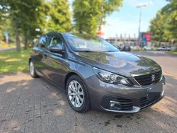 Grau Gebraucht 2018 Peugeot 308 Style Limousine | 8.799 € (Guter Preis)