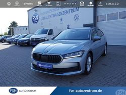 Silber Gebraucht 2024 Skoda Superb Essence Kombi | 34.980 € (Teuer)