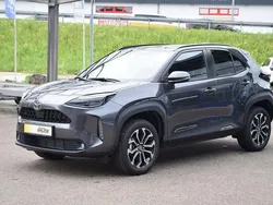 Grau Neu 2025 Toyota Yaris Cross Style SUV | 28.590 € (Etwas zu teuer)