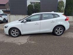 Weiß Gebraucht 2016 Volvo V40 Linje You! Kombi | 12.100 € (Fairer Preis)