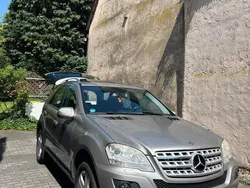 Grau Gebraucht 2009 Mercedes ML320 SUV | 6.900 € (Etwas zu teuer)