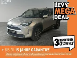 Silver metallic Gebraucht 2022 Toyota Yaris Cross Team SUV | 23.870 € (Fairer Preis)