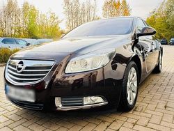 Braun Gebraucht 2011 Opel Insignia Limousine | 6.300 € (Teuer)