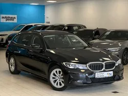 Schwarz Gebraucht 2022 BMW 318 Advantage Kombi | 20.699 € (Guter Preis)