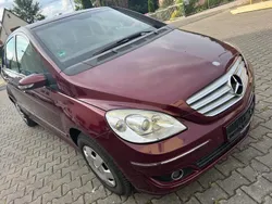 Rot Gebraucht 2006 Mercedes B150 Van / Kleinbus | 3.990 € (Fairer Preis)