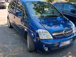 Grün Gebraucht 2005 Opel Meriva Van / Kleinbus | 1.800 € (Fairer Preis)