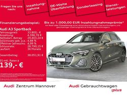 Distriktgrün metallic Gebraucht 2024 Audi A3 S-Line Limousine | 46.990 €
