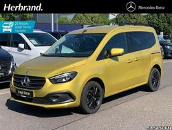 Gelb Gebraucht 2024 Mercedes T180 Van / Kleinbus | 29.999 € (Etwas zu teuer)