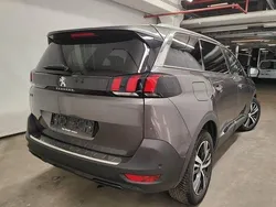 Lackierung platiniumgrau/metall Gebraucht 2020 Peugeot 5008 Allure Van / Kleinbus | 16.990 € (Guter Preis)