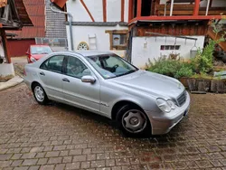Grau Gebraucht 2000 Mercedes C220 Limousine | 3.900 € (Etwas zu teuer)