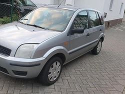 Grau Gebraucht 2005 Ford Fusion Kombi | 1.650 € (Fairer Preis)