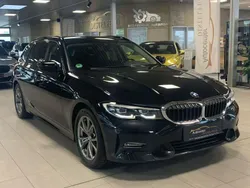Black sapphire metallic Gebraucht 2022 BMW 318 Sport Line Kombi | 17.490 € (Guter Preis)