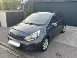 Grau Gebraucht 2011 Kia Rio 2 Kleinwagen | 3.950 € (Etwas zu teuer)