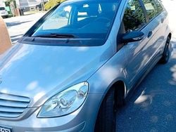 Silber Gebraucht 2007 Mercedes 180 Limousine | 2.900 €