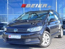 Deep black perleffekt Gebraucht 2023 VW Touran Comfortline Van / Kleinbus | 30.590 € (Guter Preis)