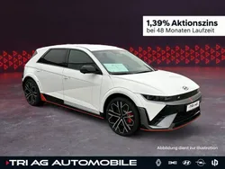 Atlas white / sol Gebraucht 2024 Hyundai Ioniq 5 SUV | 65.210 € (Etwas zu teuer)