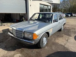 Blau Gebraucht 1981 Mercedes 200 Limousine | 5.444 €