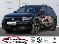 Deep black perleffekt Gebraucht 2024 VW Tiguan Allspace R-line SUV | 53.880 €
