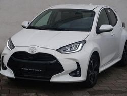 Weiß Neu 2025 Toyota Yaris Hybrid Business Edition Limousine | 24.249 € (Guter Preis)