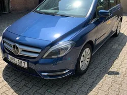 Blau Gebraucht 2012 Mercedes B200 Van / Kleinbus | 9.800 € (Fairer Preis)