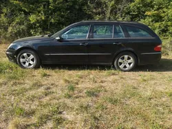 Schwarz Gebraucht 2003 Mercedes E220 Avantgarde Kombi | 2.300 € (Superpreis)