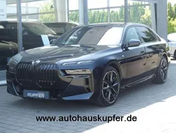 Carbonschwarz Gebraucht 2023 BMW i7 M Sport Limousine | 83.400 € (Fairer Preis)
